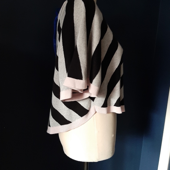 Kit and ace striped crop sweater size medium to large - Picture 3 of 5